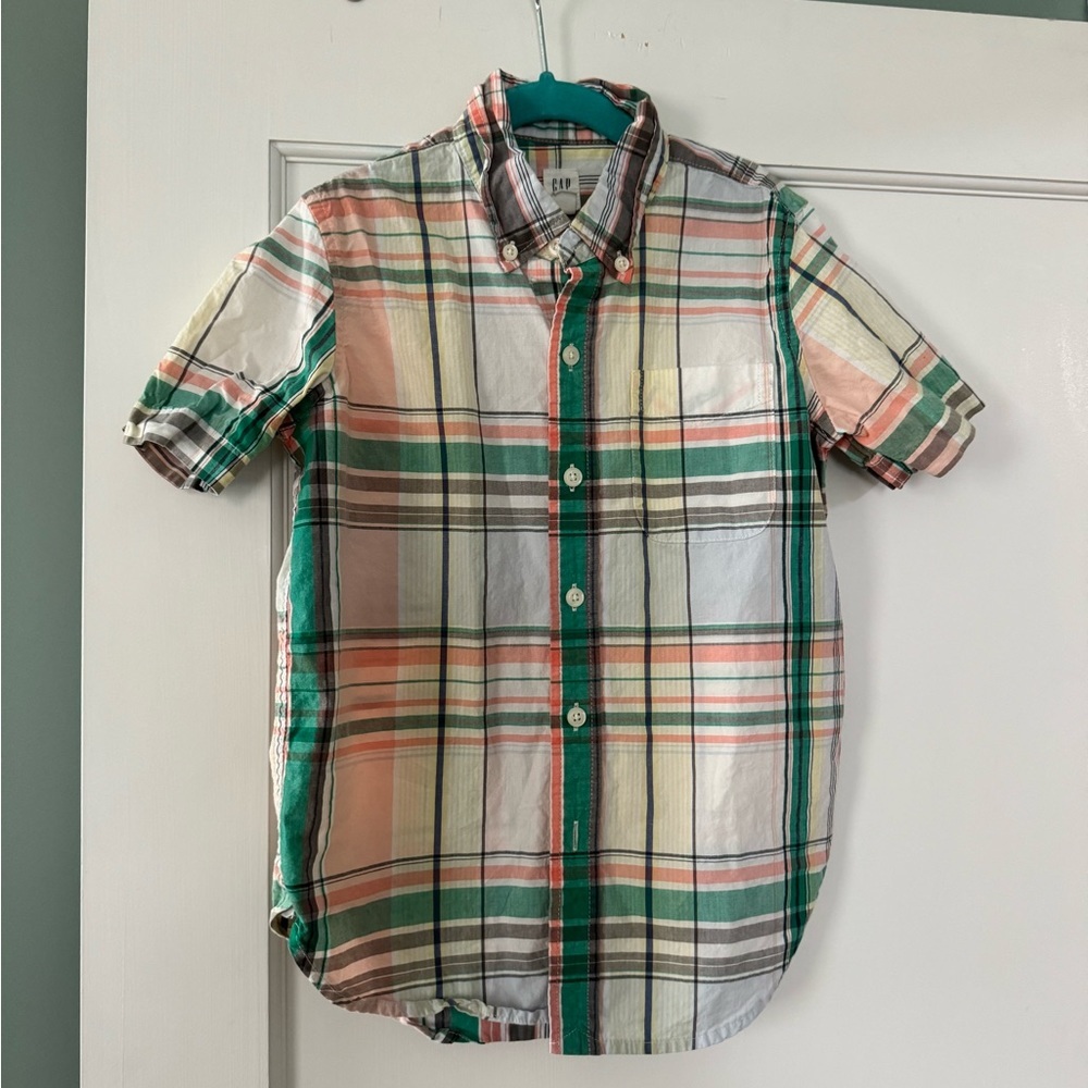 GAP Kids Button Down Size S (6-7)
